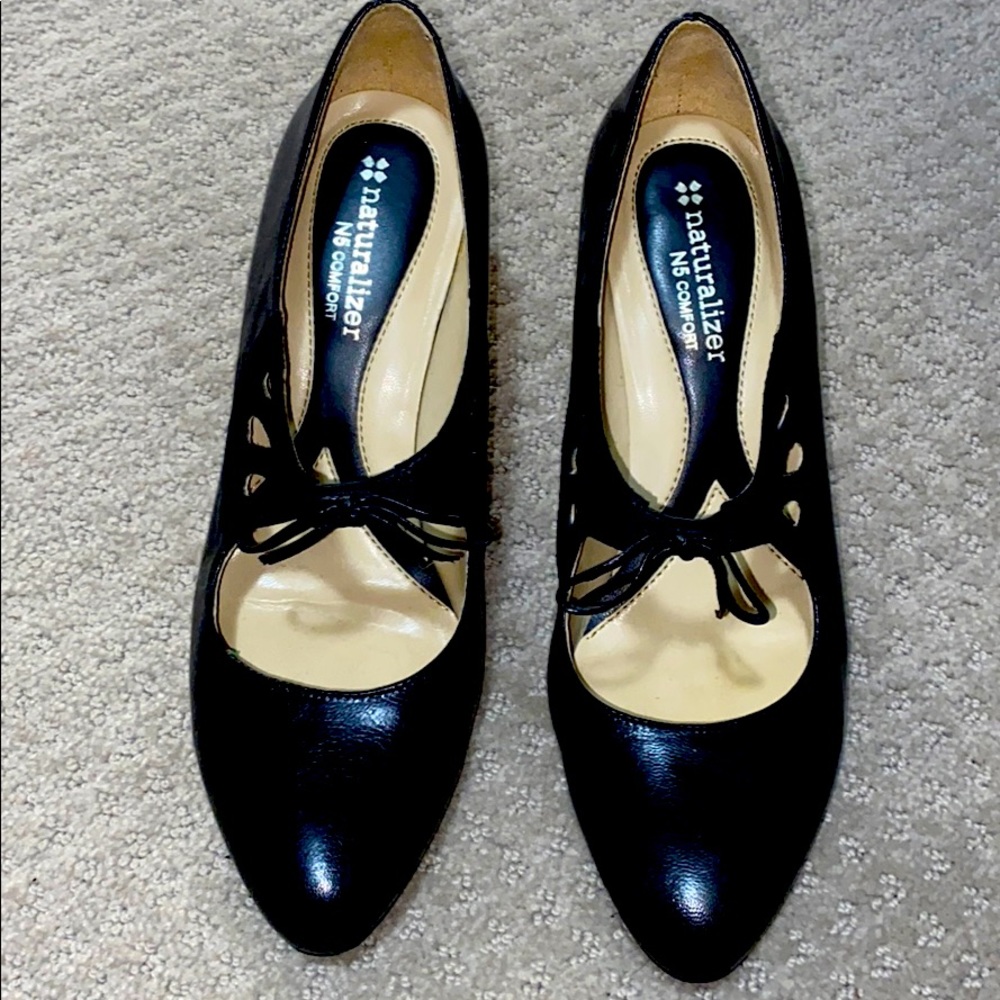 Black fun detailed heels! Amazing condition